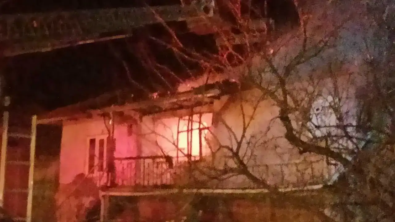 Isparta’da Çatıda Başlayan Yangın Büyüdü: Ev Kullanılamaz Hale Geldi! 2